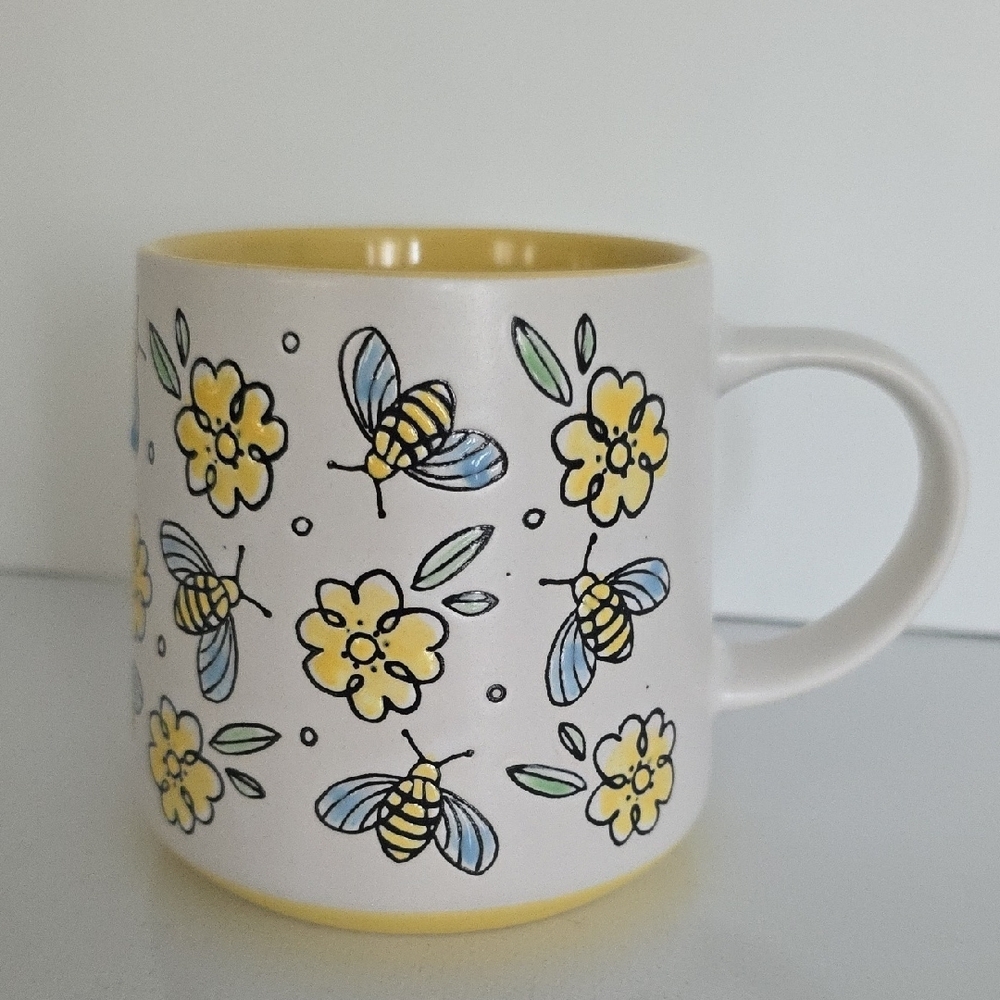 Spectrum Designz Floral Bee Mug, NWOT